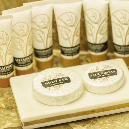 Studio Unit At The Royal Garden, In Waikiki ワイキキ・ロイヤルガーデン ホノルル エクステリア 写真