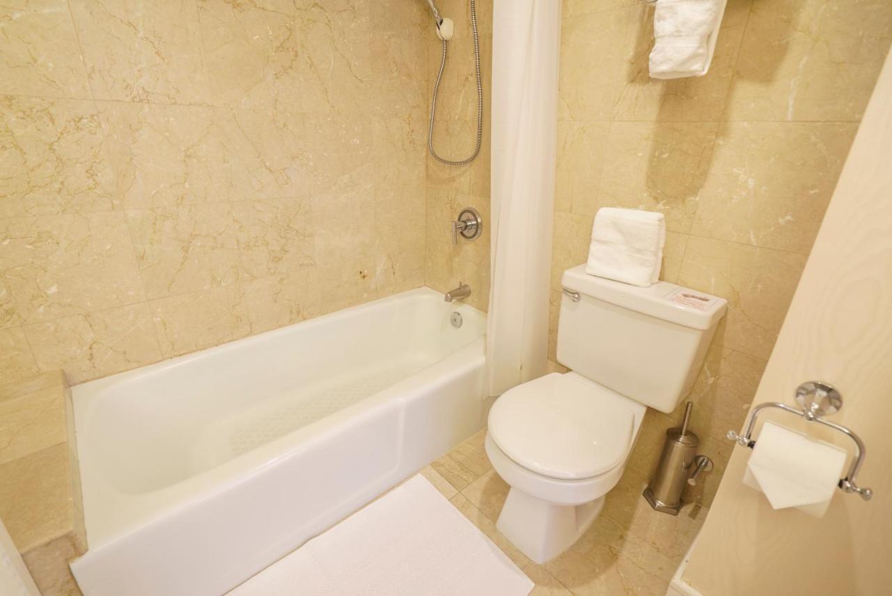 Studio Unit At The Royal Garden, In Waikiki ワイキキ・ロイヤルガーデン ホノルル エクステリア 写真